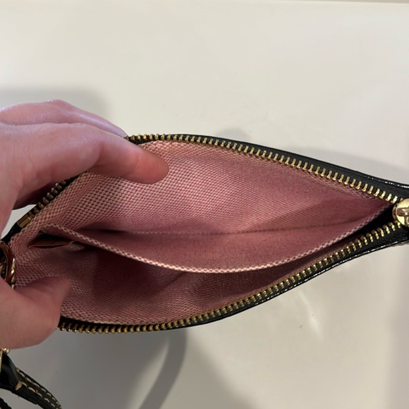 Dooney & Bourke black wristlet - Picture 3 of 4